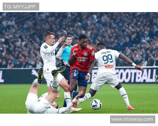 大巴黎女足对阵里昂精彩视频回顾与比赛亮点分析